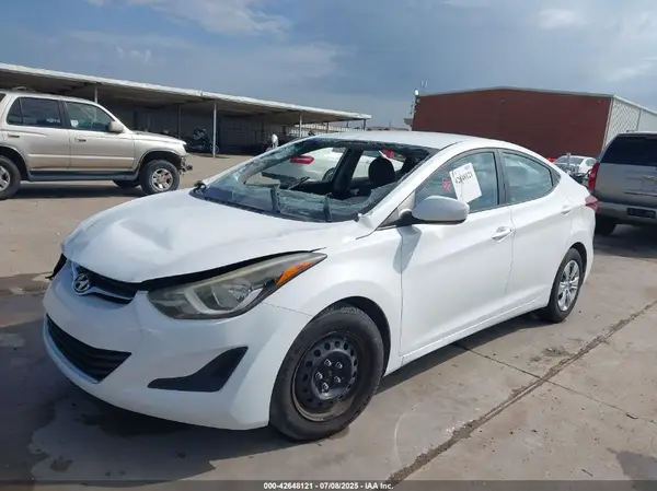 5NPDH4AEXGH726523 2016 HYUNDAI ELANTRA - Image 2