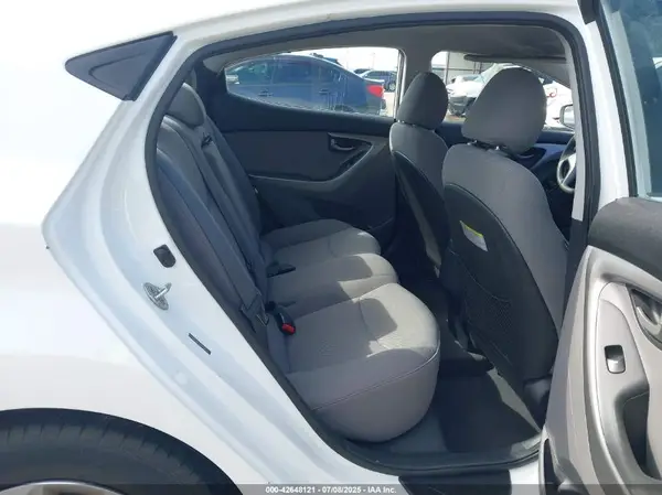 5NPDH4AEXGH726523 2016 HYUNDAI ELANTRA - Image 8