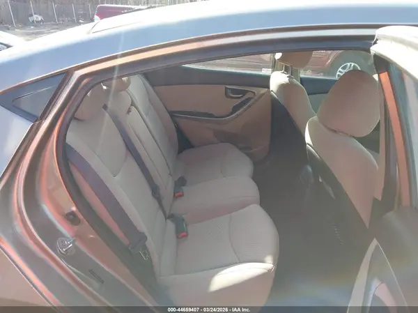 5NPDH4AEXGH726781 2016 HYUNDAI ELANTRA - Image 8