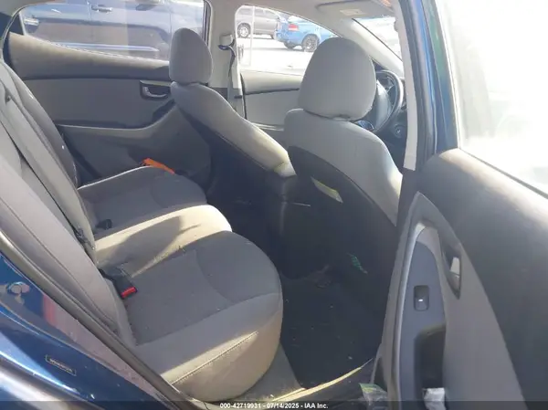 5NPDH4AEXGH732743 2016 HYUNDAI ELANTRA - Image 8