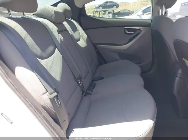 5NPDH4AEXGH735206 2016 HYUNDAI ELANTRA - Image 8