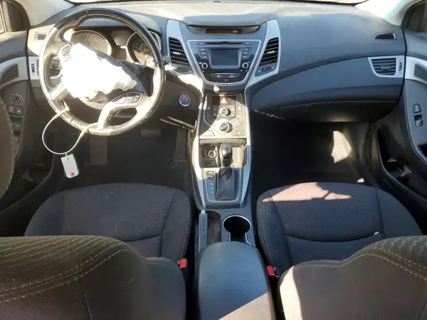 5NPDH4AEXGH735397 2016 HYUNDAI ELANTRA - Image 8