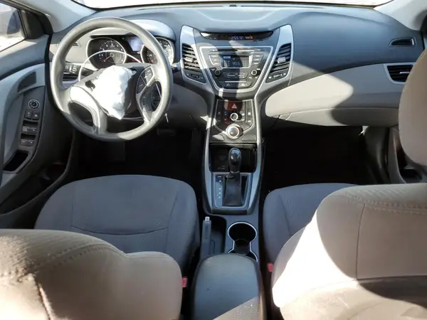 5NPDH4AEXGH735593 2016 HYUNDAI ELANTRA - Image 8