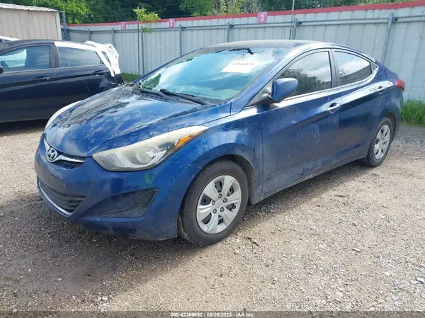 5NPDH4AEXGH738042 2016 HYUNDAI ELANTRA - Image 2