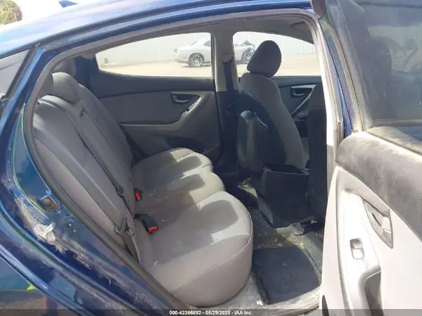5NPDH4AEXGH738042 2016 HYUNDAI ELANTRA - Image 8