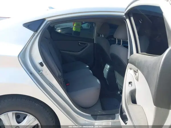 5NPDH4AEXGH738090 2016 HYUNDAI ELANTRA - Image 8