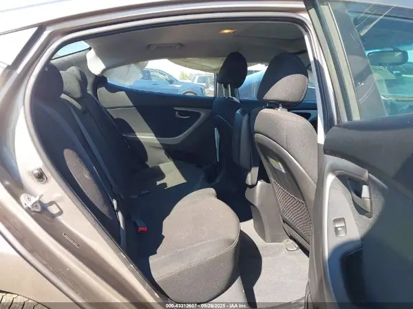 5NPDH4AEXGH738204 2016 HYUNDAI ELANTRA - Image 8