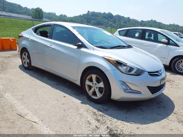5NPDH4AEXGH738588 2016 HYUNDAI ELANTRA - Image 1