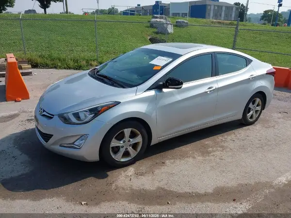 5NPDH4AEXGH738588 2016 HYUNDAI ELANTRA - Image 2