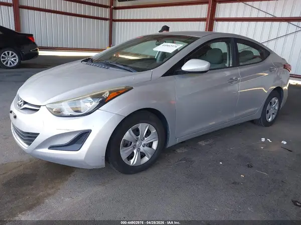 5NPDH4AEXGH739899 2016 HYUNDAI ELANTRA - Image 2