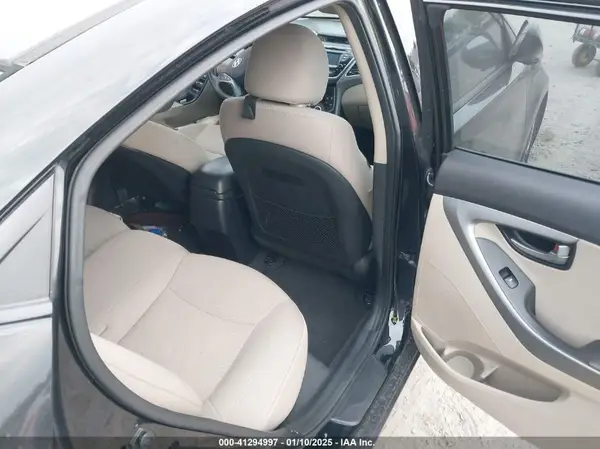 5NPDH4AEXGH742205 2016 HYUNDAI ELANTRA - Image 8