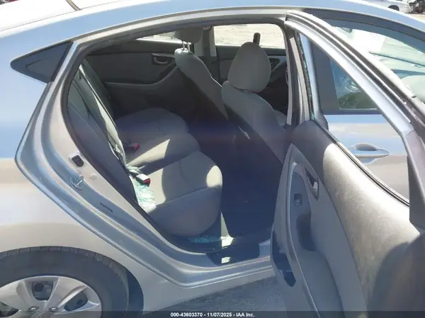 5NPDH4AEXGH743306 2016 HYUNDAI ELANTRA - Image 8
