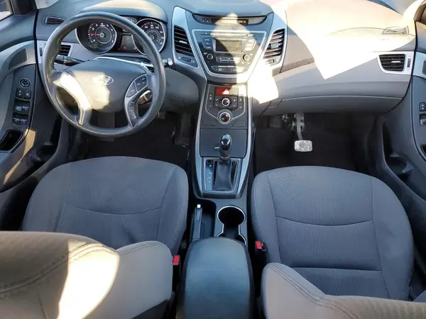 5NPDH4AEXGH745685 2016 HYUNDAI ELANTRA - Image 8