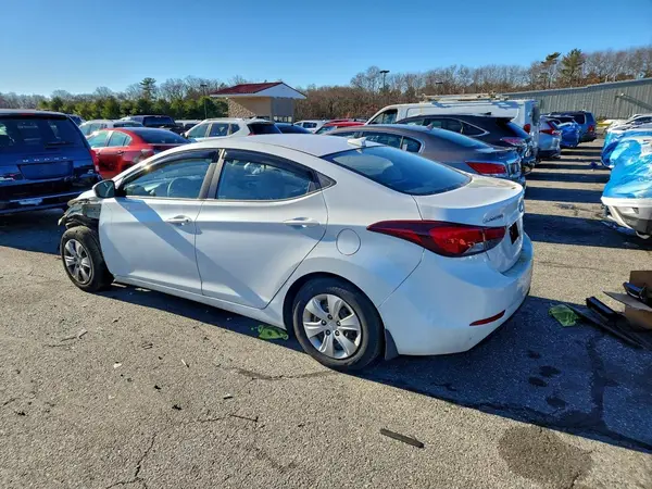 5NPDH4AEXGH745797 2016 HYUNDAI ELANTRA - Image 2