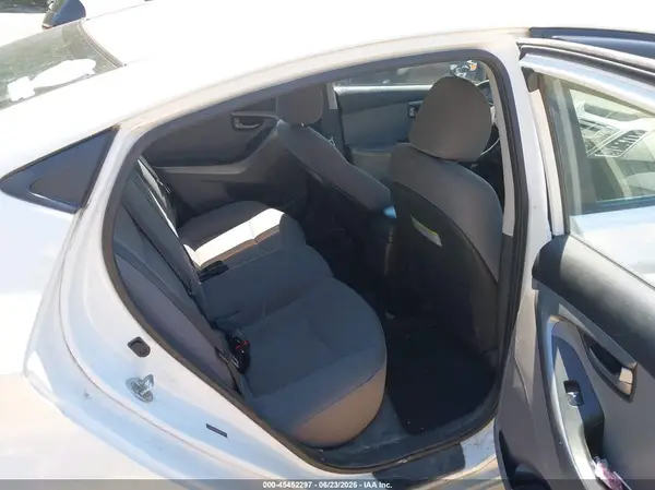 5NPDH4AEXGH746528 2016 HYUNDAI ELANTRA - Image 8