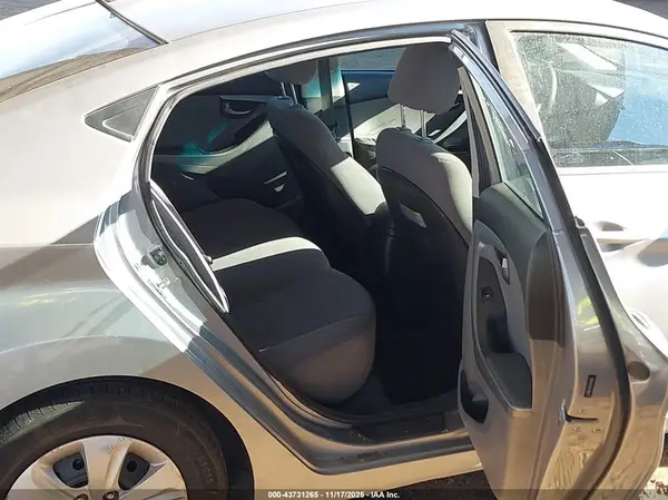 5NPDH4AEXGH746674 2016 HYUNDAI ELANTRA - Image 8