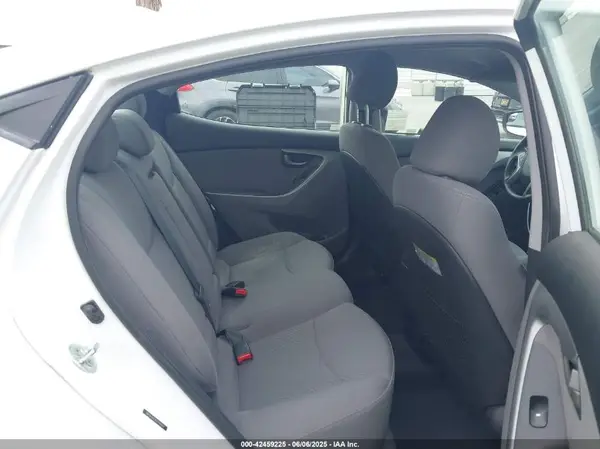 5NPDH4AEXGH749297 2016 HYUNDAI ELANTRA - Image 8