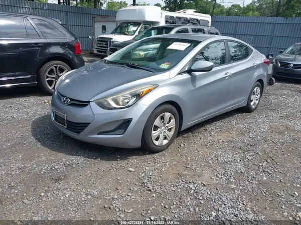 5NPDH4AEXGH752152 2016 HYUNDAI ELANTRA - Image 2