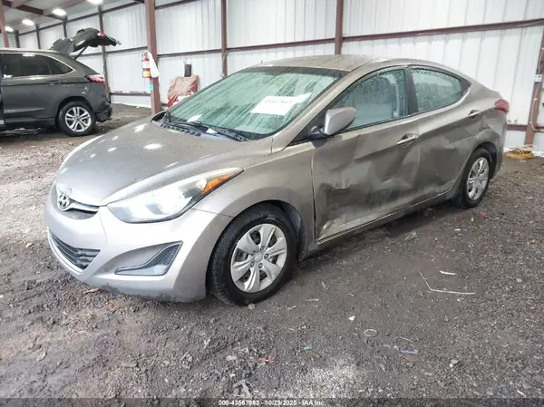 5NPDH4AEXGH754063 2016 HYUNDAI ELANTRA - Image 2