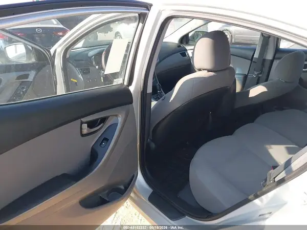 5NPDH4AEXGH755052 2016 HYUNDAI ELANTRA - Image 8