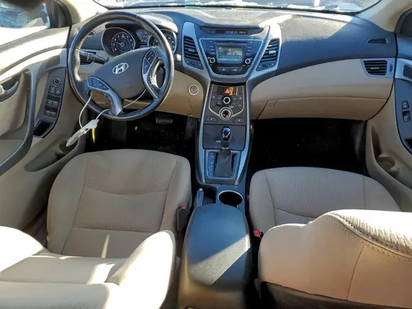 5NPDH4AEXGH756170 2016 HYUNDAI ELANTRA - Image 8