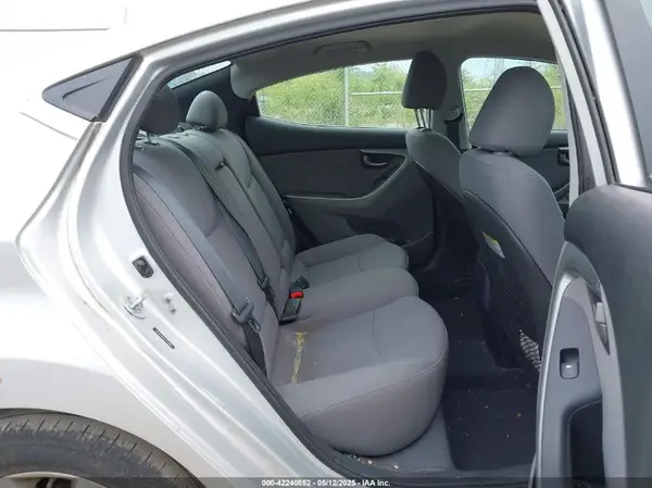 5NPDH4AEXGH757660 2016 HYUNDAI ELANTRA - Image 8