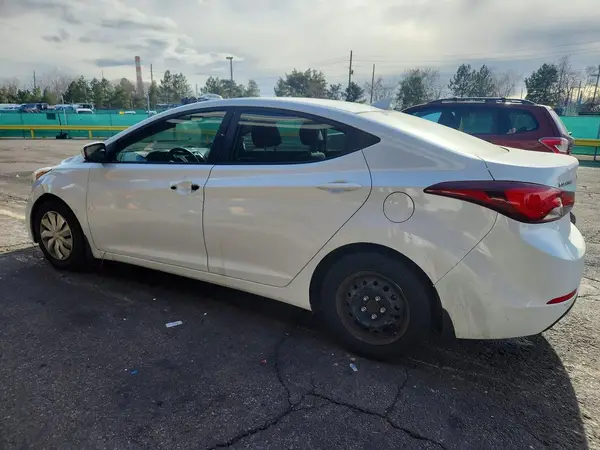 5NPDH4AEXGH758355 2016 HYUNDAI ELANTRA - Image 2