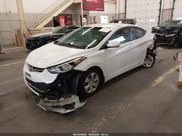 5NPDH4AEXGH759134 2016 HYUNDAI ELANTRA - Image 2