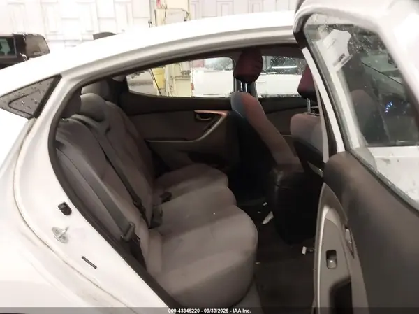 5NPDH4AEXGH759134 2016 HYUNDAI ELANTRA - Image 8