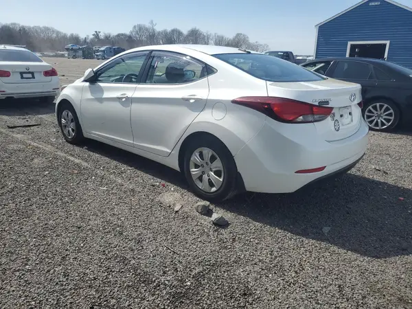 5NPDH4AEXGH759943 2016 HYUNDAI ELANTRA - Image 2