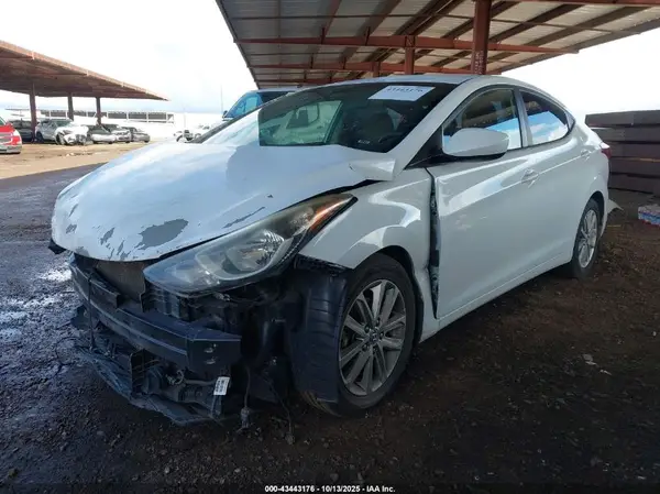 5NPDH4AEXGH764673 2016 HYUNDAI ELANTRA - Image 2