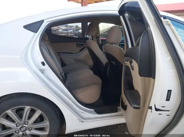 5NPDH4AEXGH764673 2016 HYUNDAI ELANTRA - Image 8