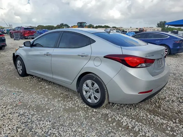 5NPDH4AEXGH765483 2016 HYUNDAI ELANTRA - Image 2
