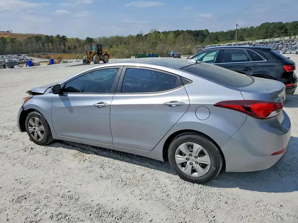 5NPDH4AEXGH768450 2016 HYUNDAI ELANTRA - Image 2