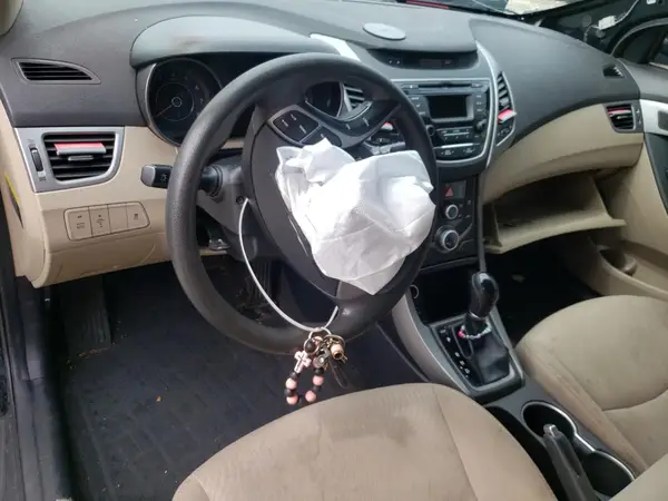 5NPDH4AEXGH771039 2016 HYUNDAI ELANTRA - Image 8