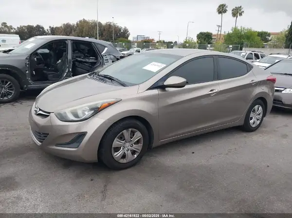 5NPDH4AEXGH776046 2016 HYUNDAI ELANTRA - Image 2
