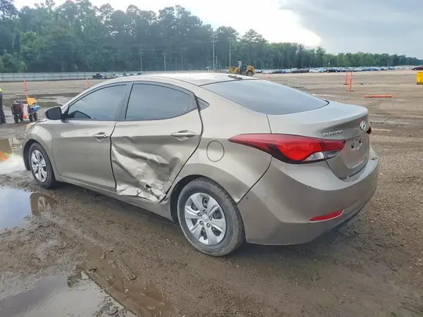 5NPDH4AEXGH776970 2016 HYUNDAI ELANTRA - Image 2