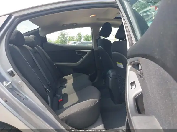 5NPDH4AEXGH783529 2016 HYUNDAI ELANTRA - Image 8
