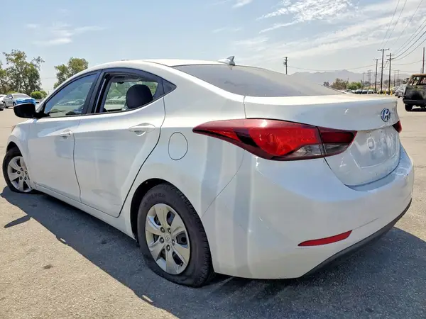 5NPDH4AEXGH784941 2016 HYUNDAI ELANTRA - Image 2
