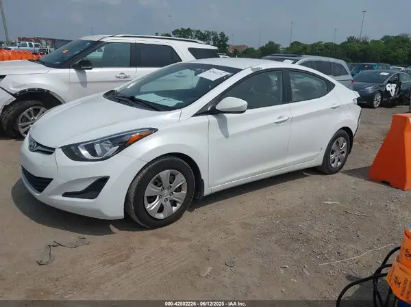 5NPDH4AEXGH785541 2016 HYUNDAI ELANTRA - Image 2