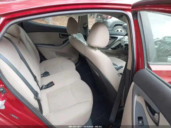 5NPDH4AEXGH786379 2016 HYUNDAI ELANTRA - Image 8