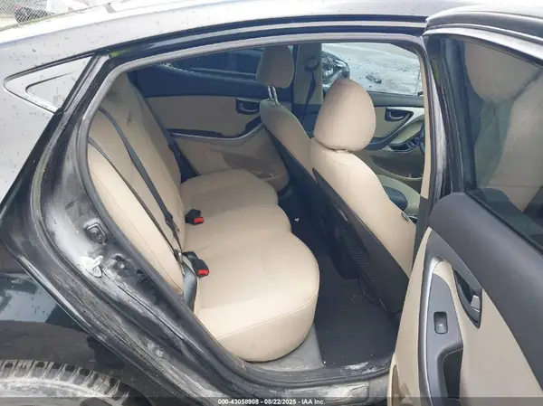5NPDH4AEXGH794563 2016 HYUNDAI ELANTRA - Image 8