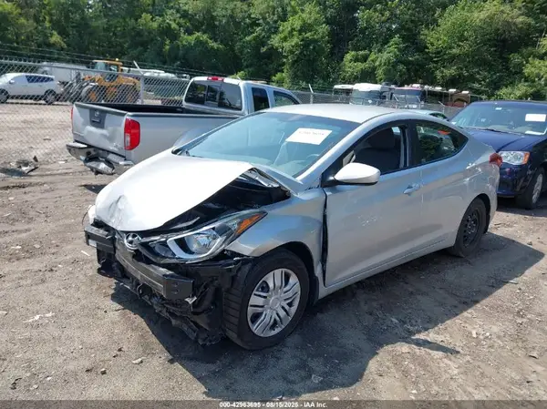 5NPDH4AEXGH796054 2016 HYUNDAI ELANTRA - Image 2