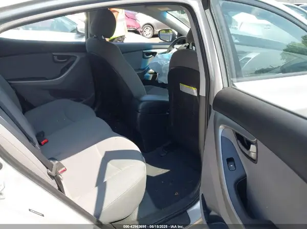 5NPDH4AEXGH796054 2016 HYUNDAI ELANTRA - Image 8