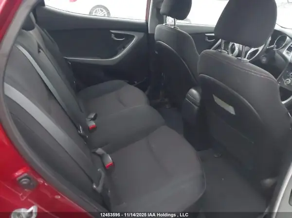 5NPDH4AEXGH796913 2016 HYUNDAI ELANTRA - Image 8