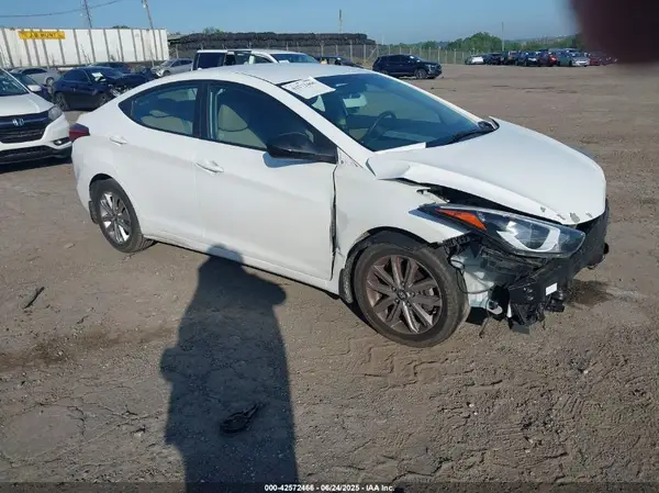 5NPDH4AEXGH797317 2016 HYUNDAI ELANTRA - Image 1