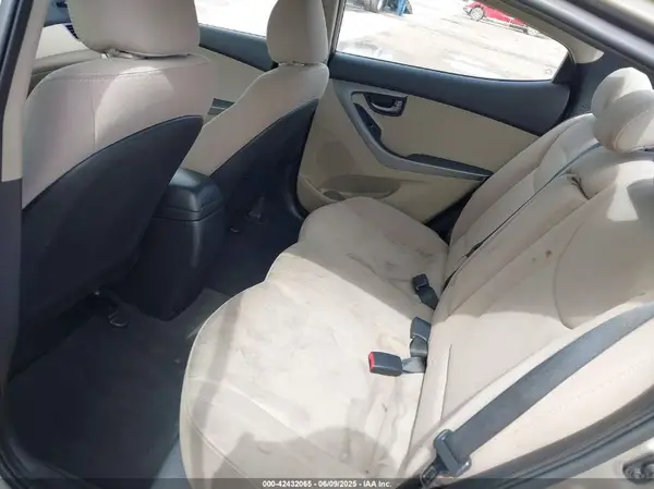 5NPDH4AEXGH797608 2016 HYUNDAI ELANTRA - Image 8