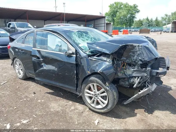 5NPE24AA0HH528585 2017 HYUNDAI SONATA - Image 1