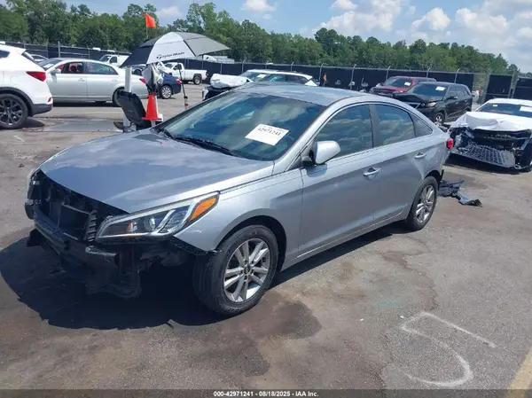 5NPE24AA0HH538632 2017 HYUNDAI SONATA - Image 2