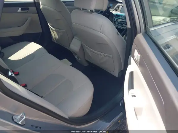 5NPE24AA0HH538632 2017 HYUNDAI SONATA - Image 8